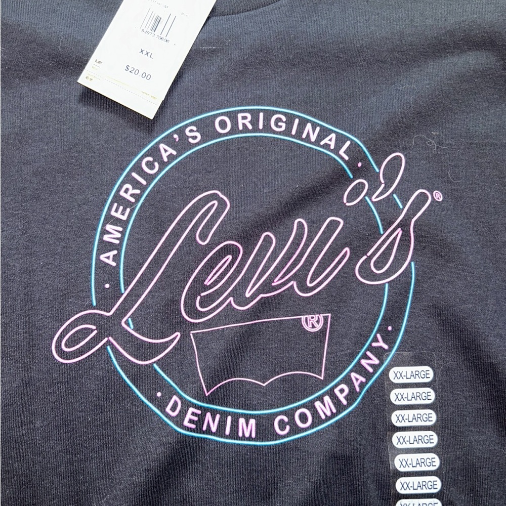 Levi’s vintage tee